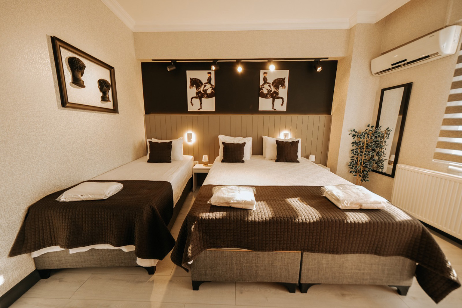 Koç Otel Karasu Galeri 55